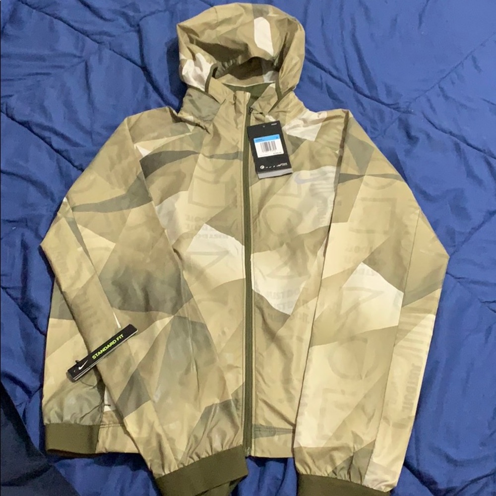 NIKE WMNS SHIELD REFLECTIVE HOODED RUNNING JACKET
